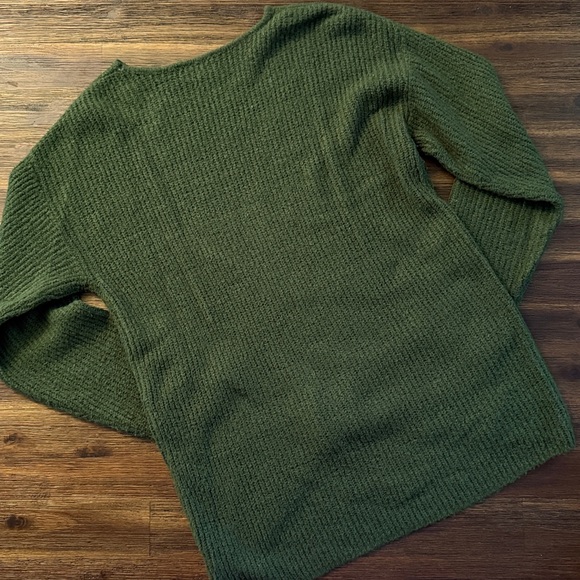 Lulu’s Dark Green Tunic Length Sweater Small - Picture 3 of 8